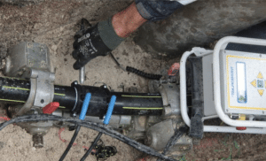 Réalisation d'une soudure sur du PEHD GAZ à l'aide d'une machine électro soudage sur des manchons diamètre 110 MM